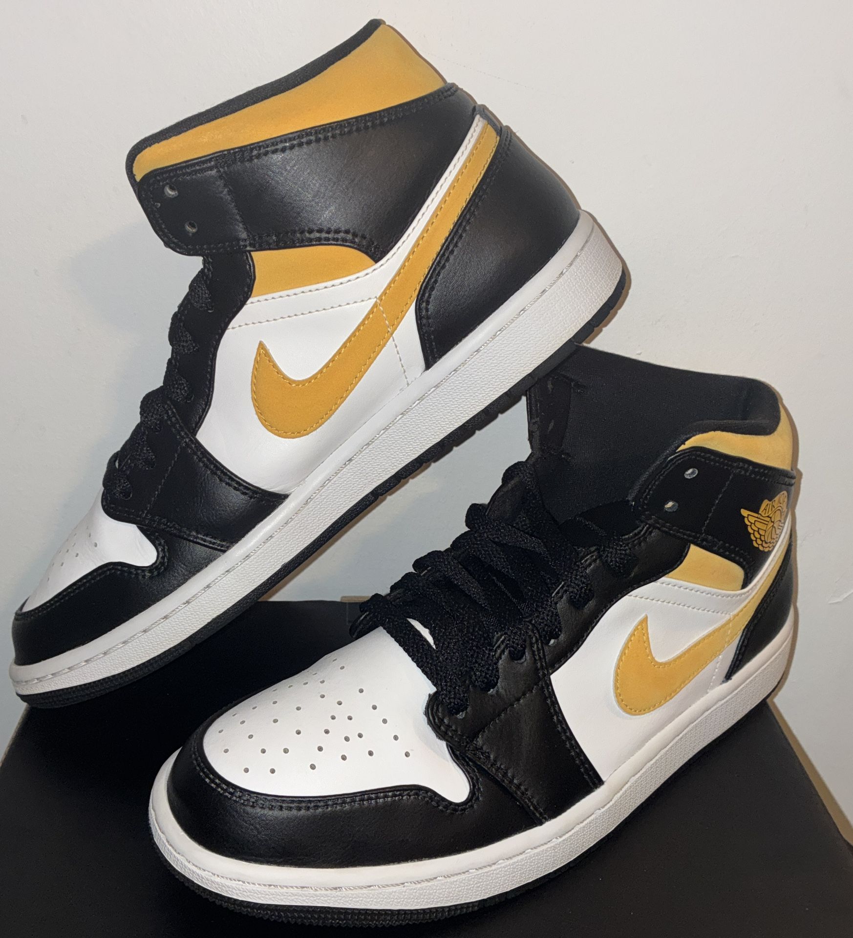 Air Jordan 1 Mid White Pollen Black Size 9 No Box display picture 2