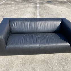 DISCOUNTED PRICE FOR TODAY sofa in Great Condition