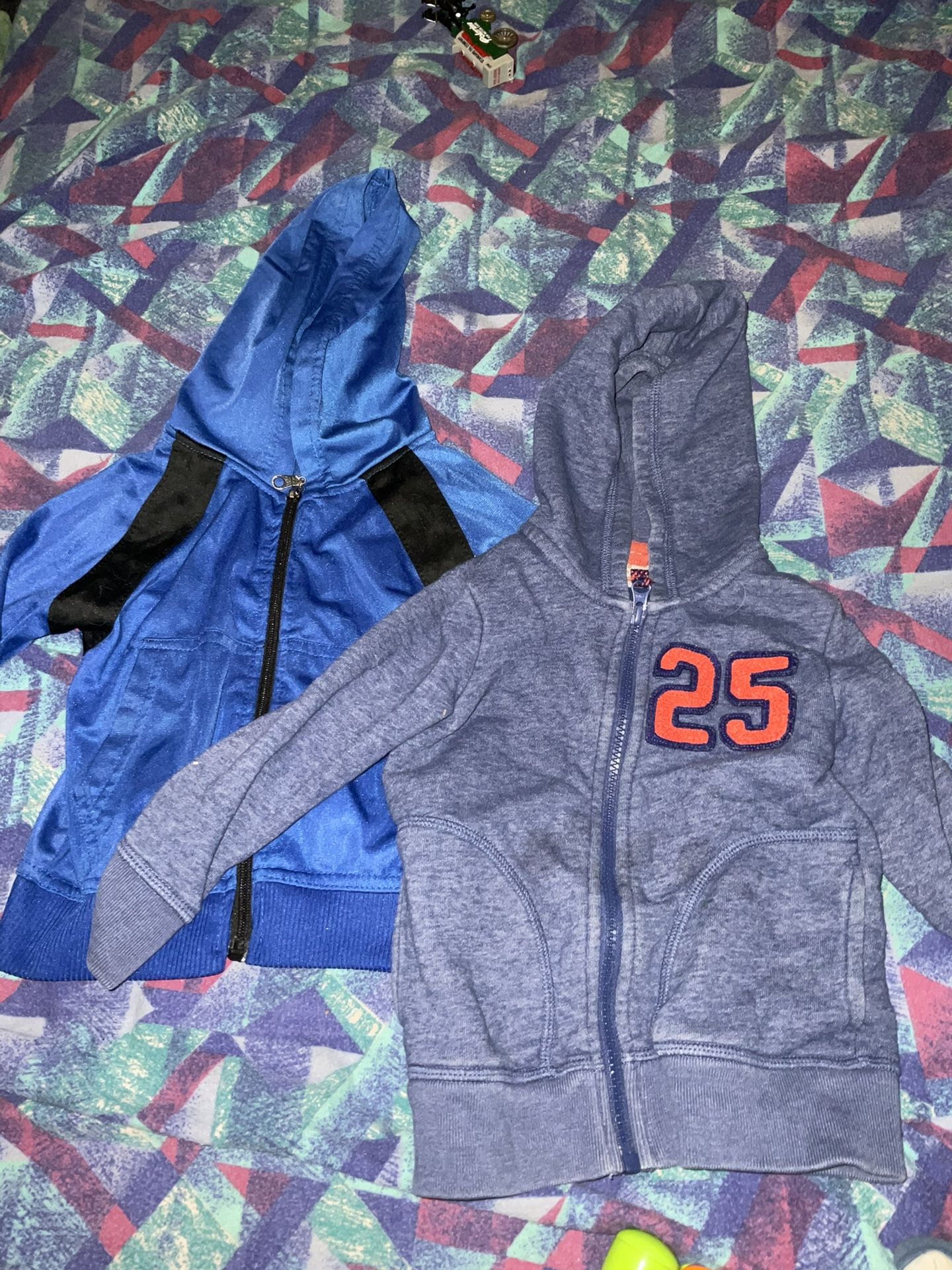 2 Sweatshirts, 2t