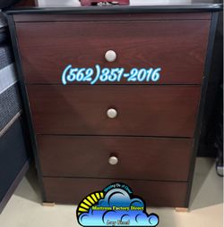 Cherry three drawer nightstand cajonera nueva