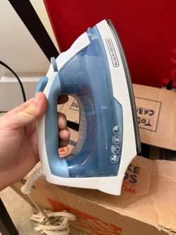 BLACK+DECKER IR40V Easy Steam Iron – 1200W – Auto Shutoff
