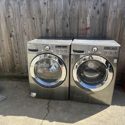 LG gas washer and dryer with a three-month warranty in good condition. Free delivery in the Oakland area. Outside the Oakland area, a small fee applie