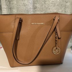 Michael Kors Handbag Purse- Like New 