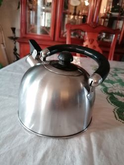 Like new Stainless steel Whistling kettle small size great for 2 to3 people