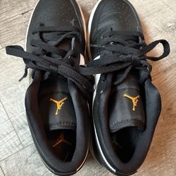 Jordan 1 Low SE (Special Edition),