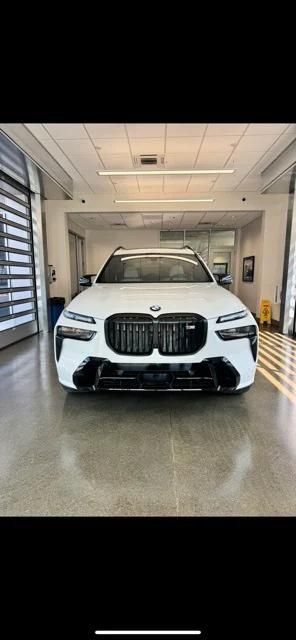 2024 BMW X7