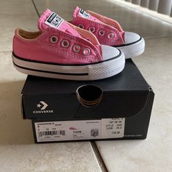 Converse. Size 4