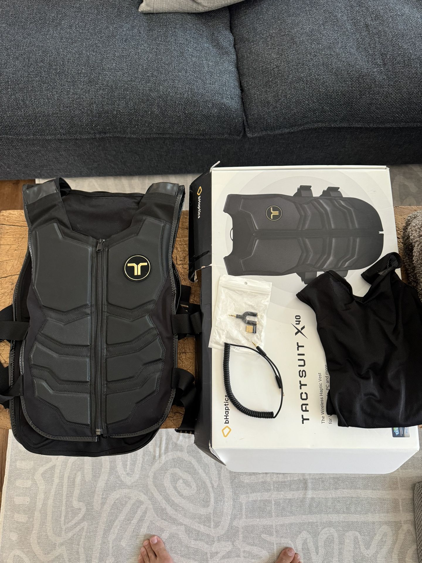 Bhaptic Tactsuit X40