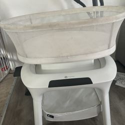 4moms Bassinet With Storage Basket 