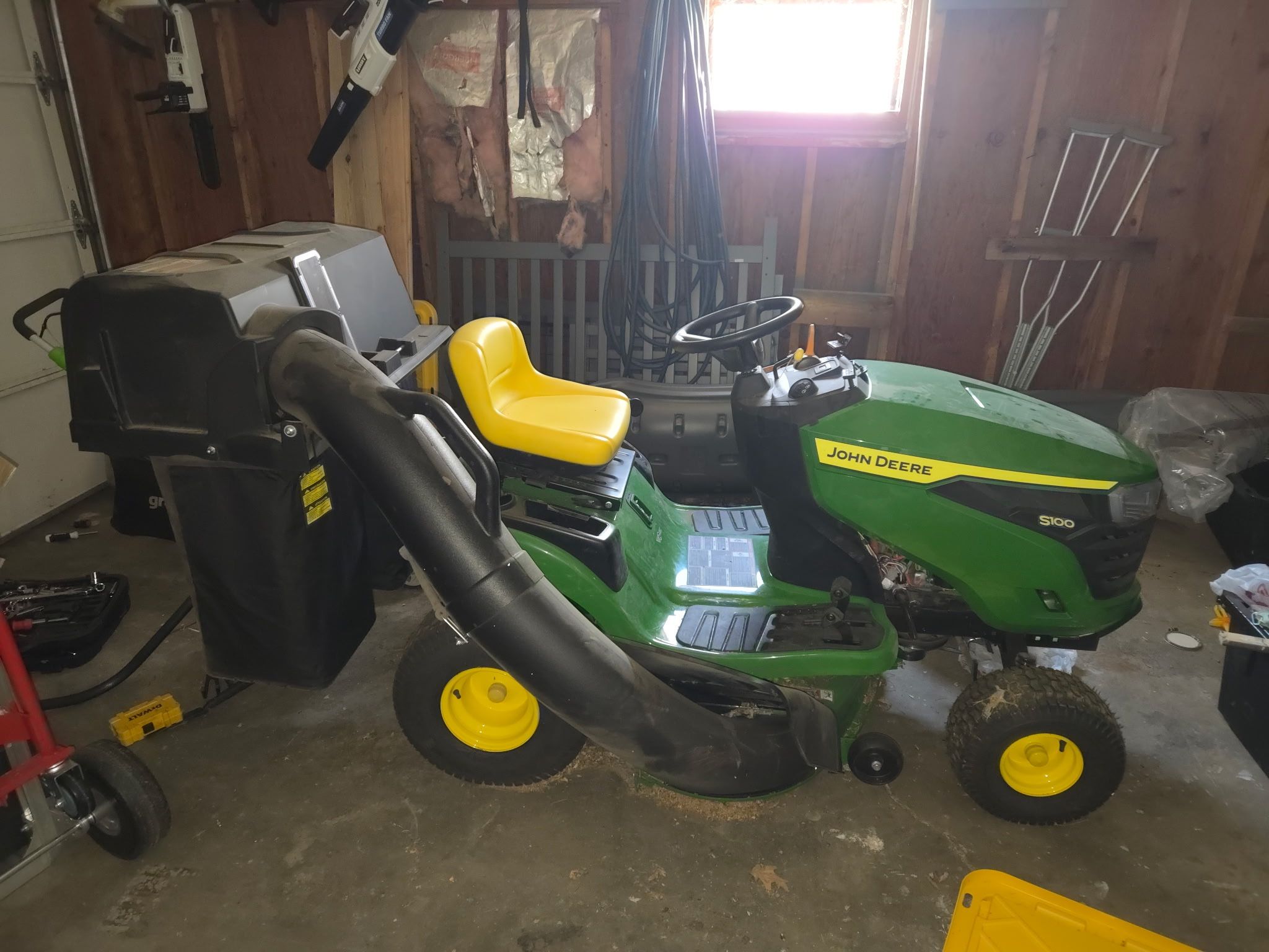 John Deer S100