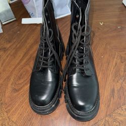 Size 10 Women’s Levi Boots