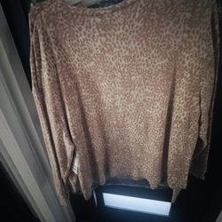 women shirt size xxl 4 qty