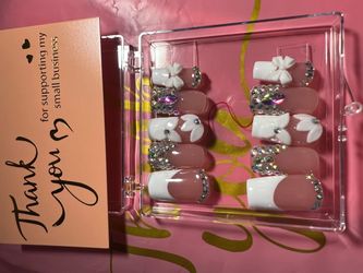 Press on nails