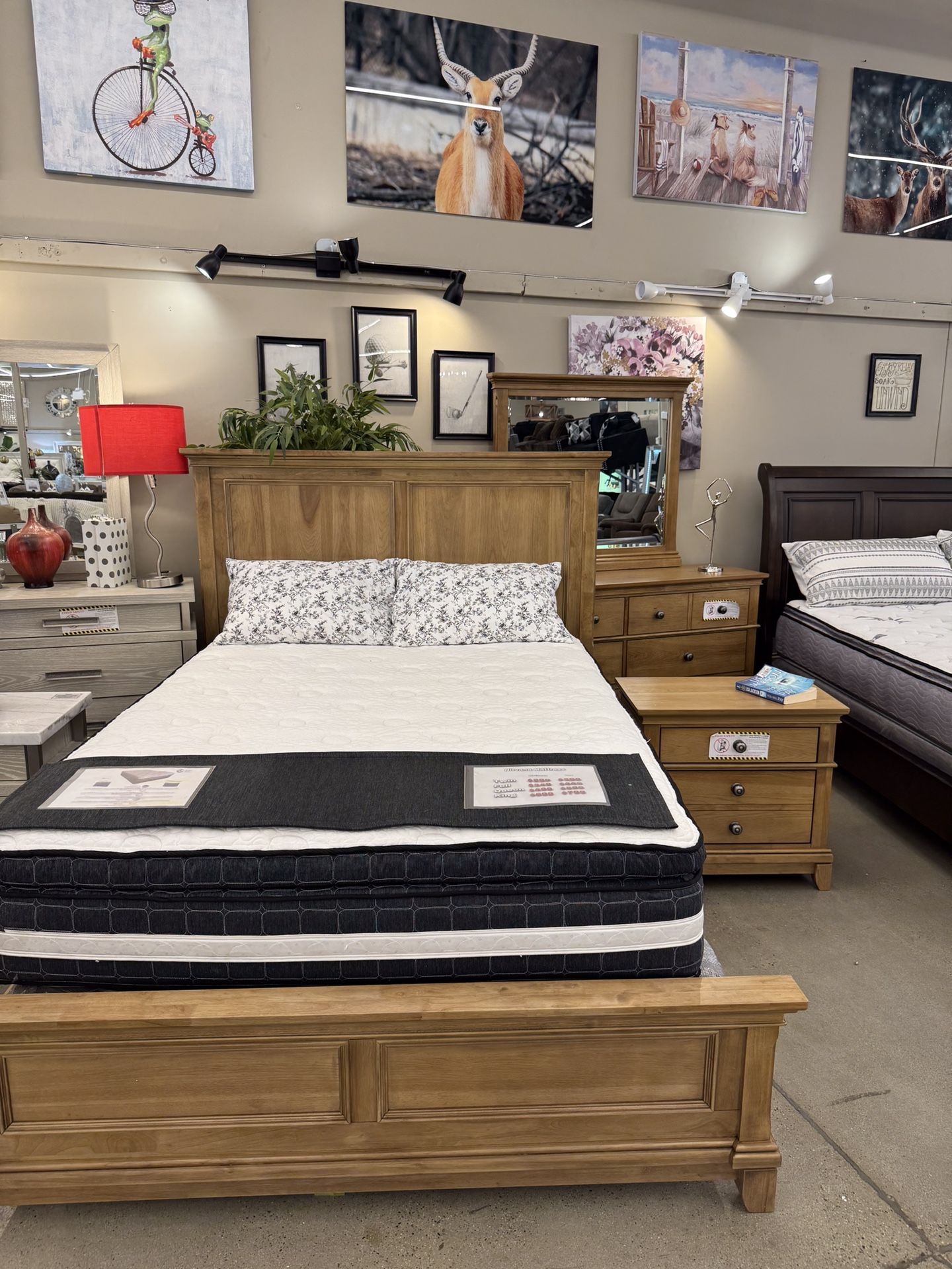 Beautiful Queen bed Set