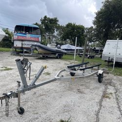 Very Nice 2015 Magic Single Axle Boat Trailer For 15-17ft Boat   $2,400   
