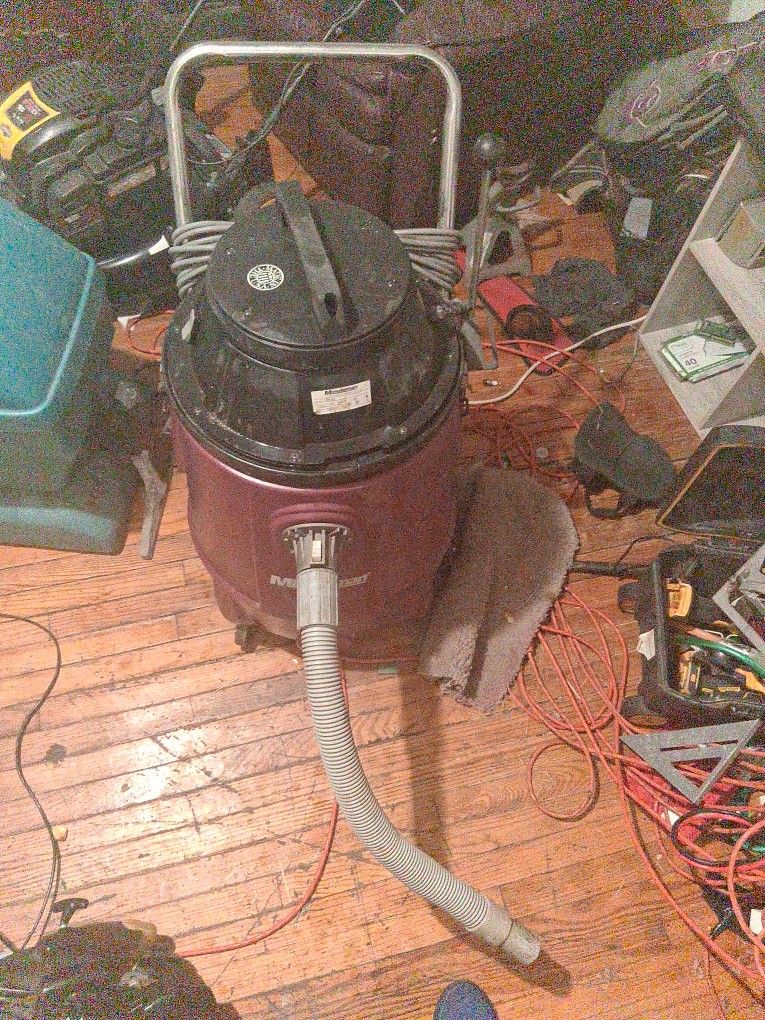 Minuteman Shop Vac