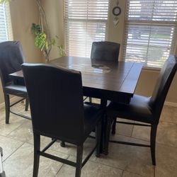 Dinning Table With 4 Chairs