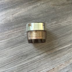 Estee Lauder Supreme