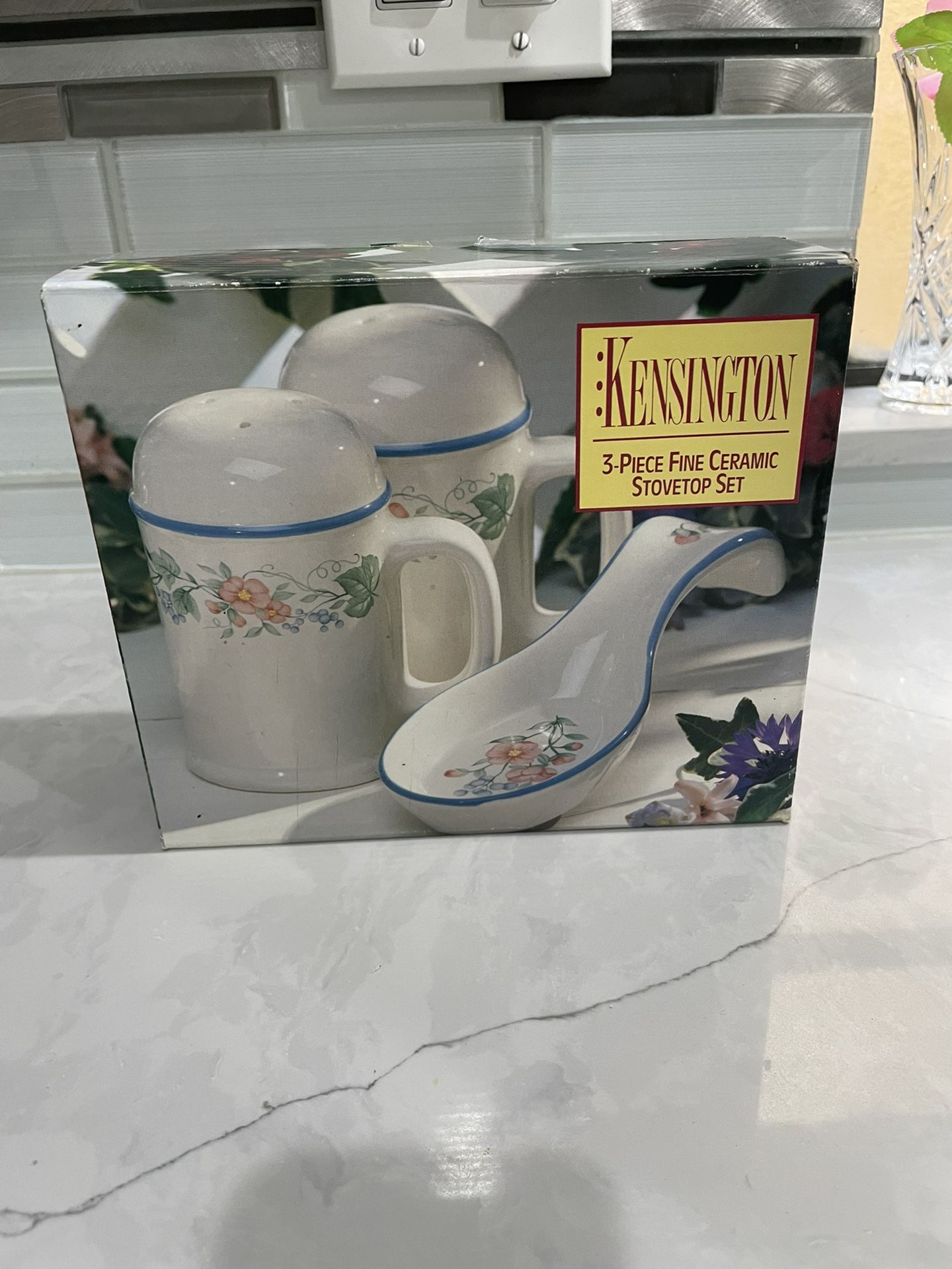 VINTAGE Salt & Pepper Set
