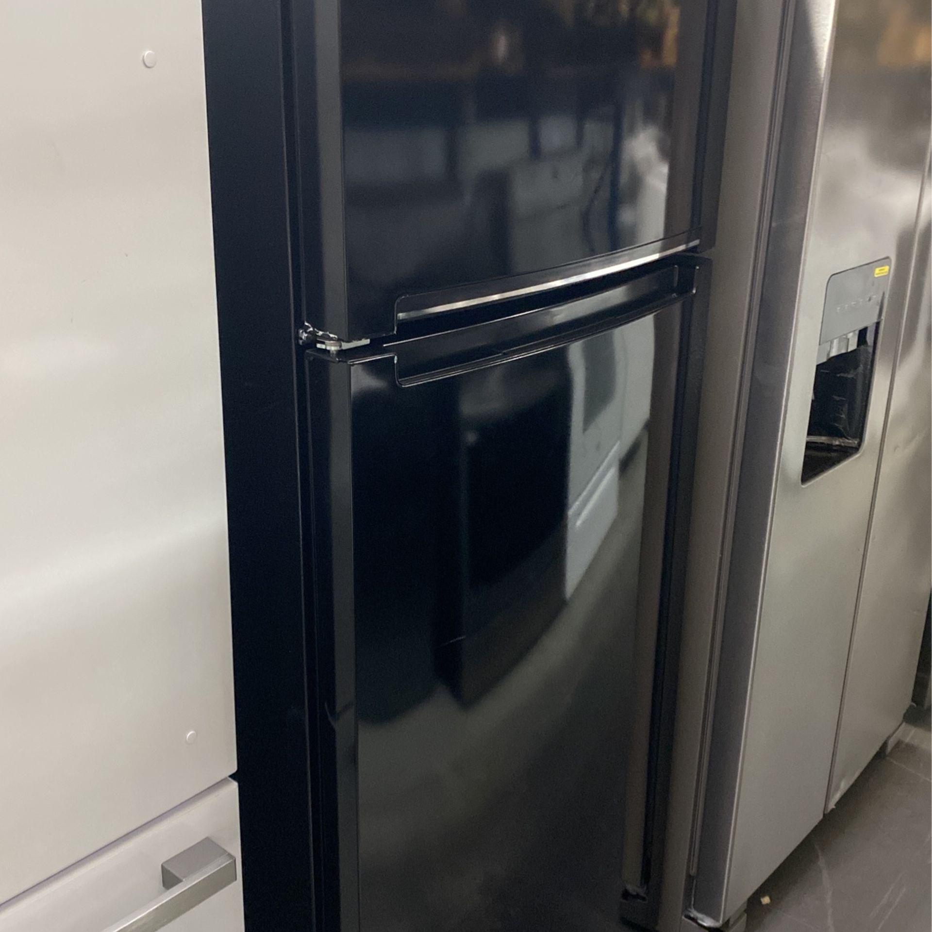 Top Freezer Refrigerator