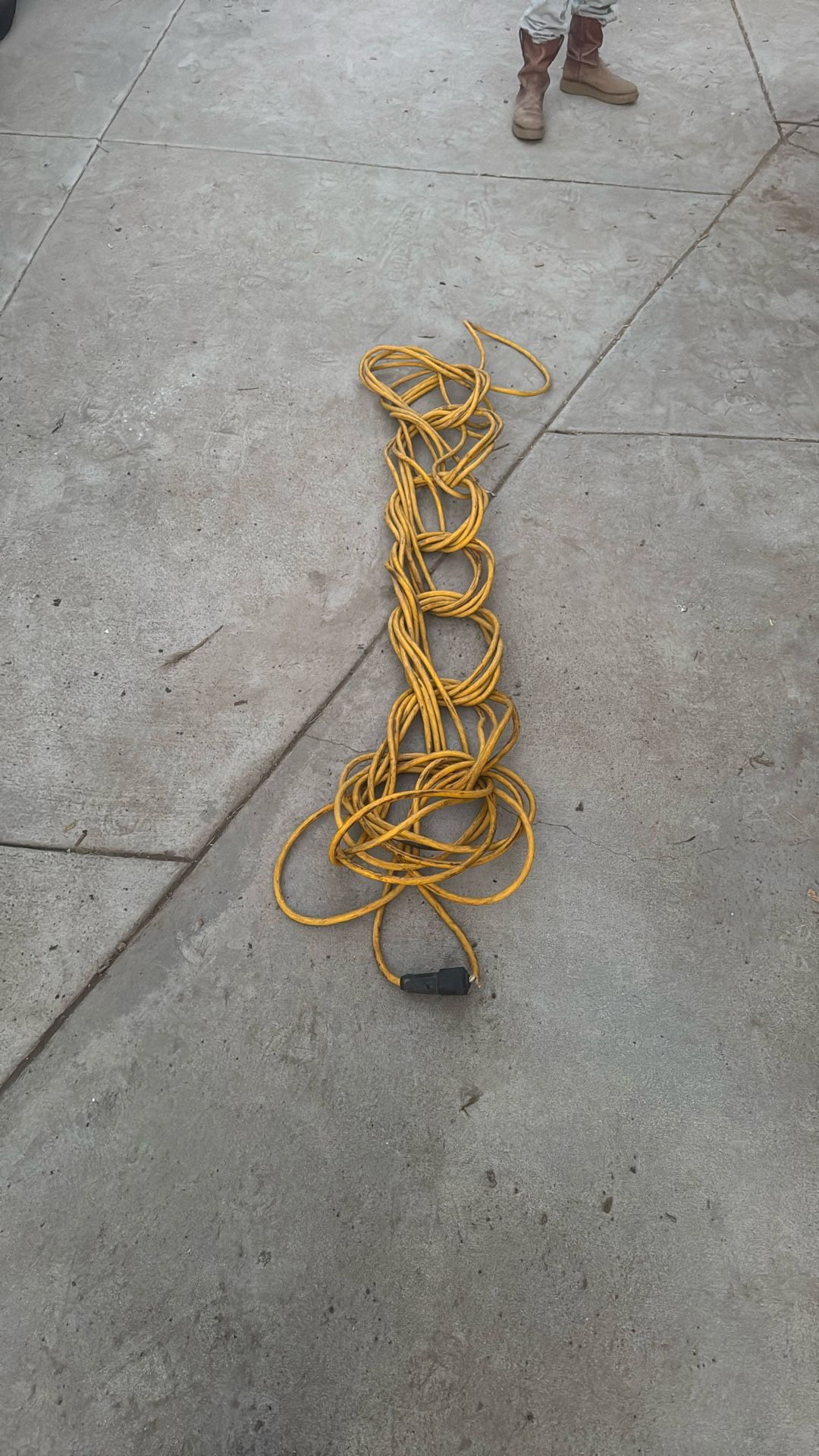 100’ Heavy duty Extension cord