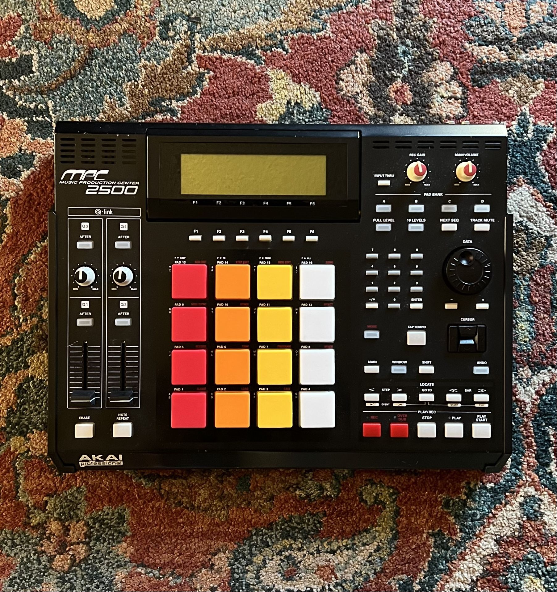 MPC 2500 With Roland 808 Fat Pads & More