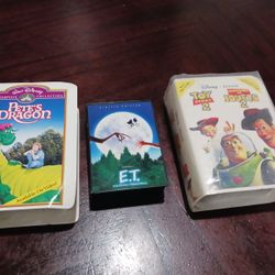 3 vintage small collectible figurines.. good condition.
- 2000 Toy story 2 Mc Donald's toy Woody figure.
- Walt Disney Masterpiece- Pete's dragon.
-