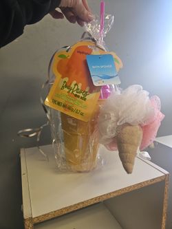 Ice cream cone gift set.