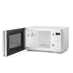 White Hamilton Beach Microwave 