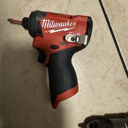 Milwaukee M12 1/4 impact