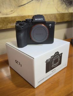 📸 Sony A7V Mirrorless Camera + Falcam Cage + Extended Warranty