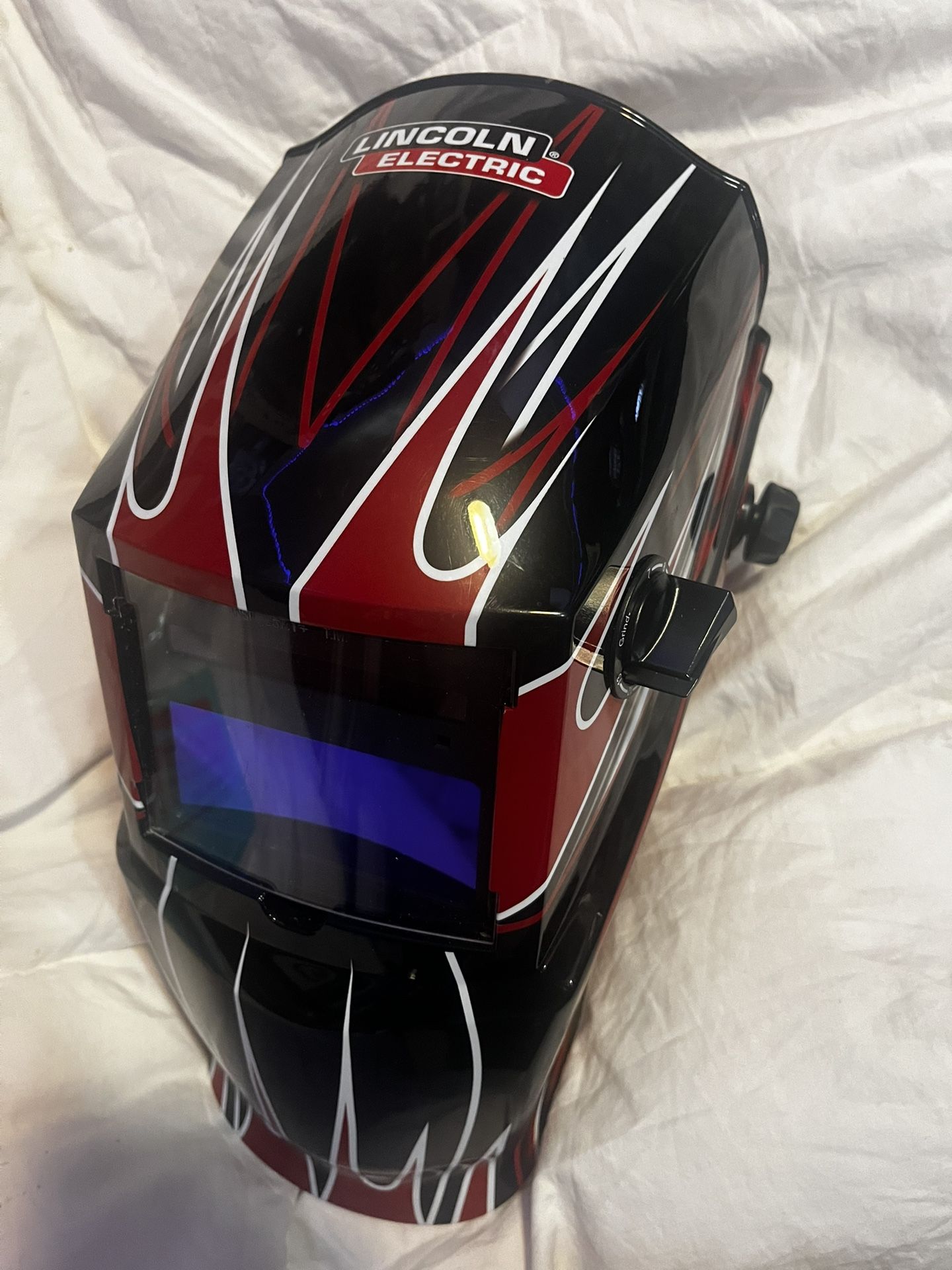 Lincoln Electric Automatic Darkening Welding Helmet