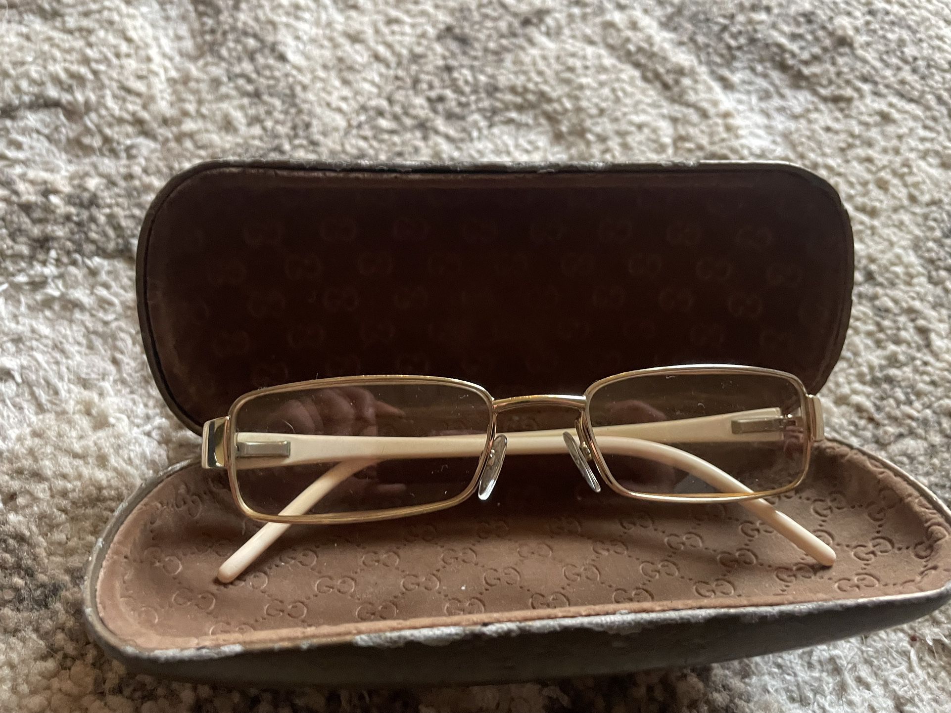 Low Frame Gucci Glasses 