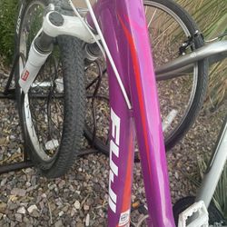 Fuji girl mountain bike purple pink tubes good