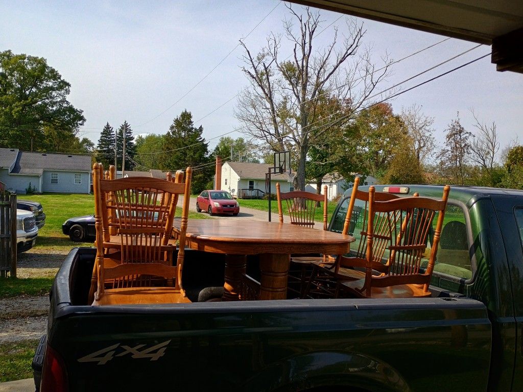 Kitchen Table And 8 Matching Chairs