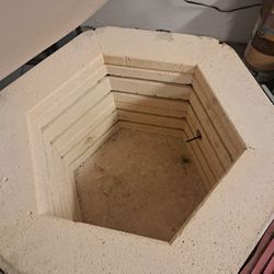 Kiln by Seeley. Works great! Good Condition. Not used very much. 700 Obo