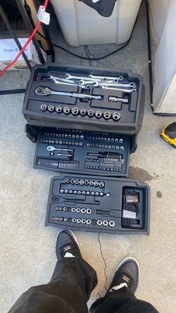 Husky mechanic tool set