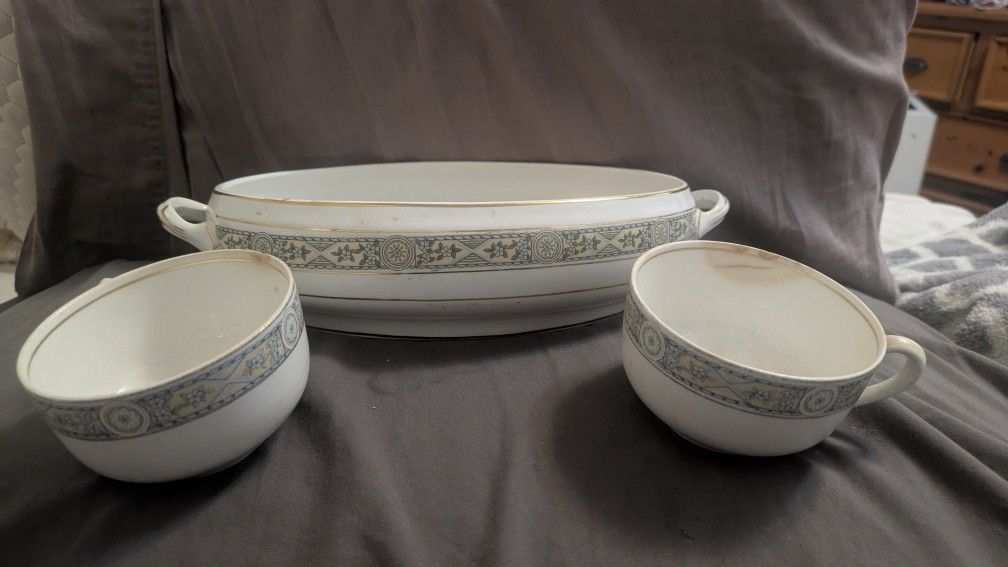 Vintage Kt&K SV China Serving Bowl And Two Matching Tea Cups