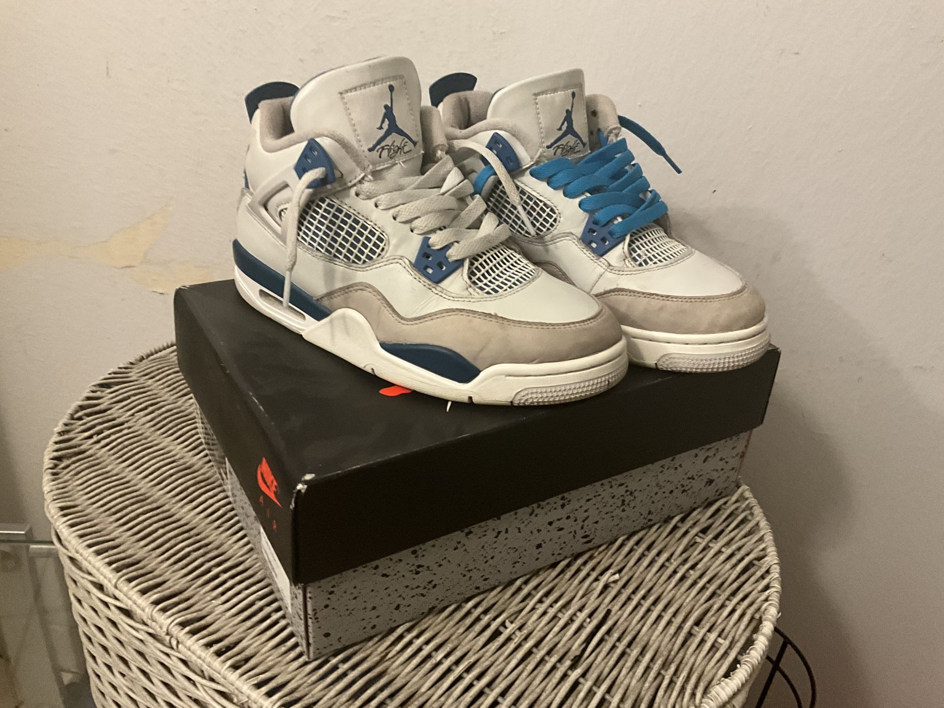 Jordan 4