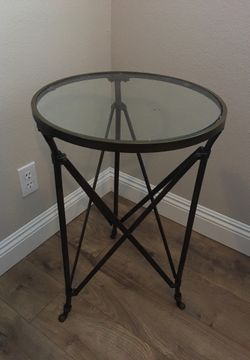 ANTIQUE CLAWFOOT TABLE