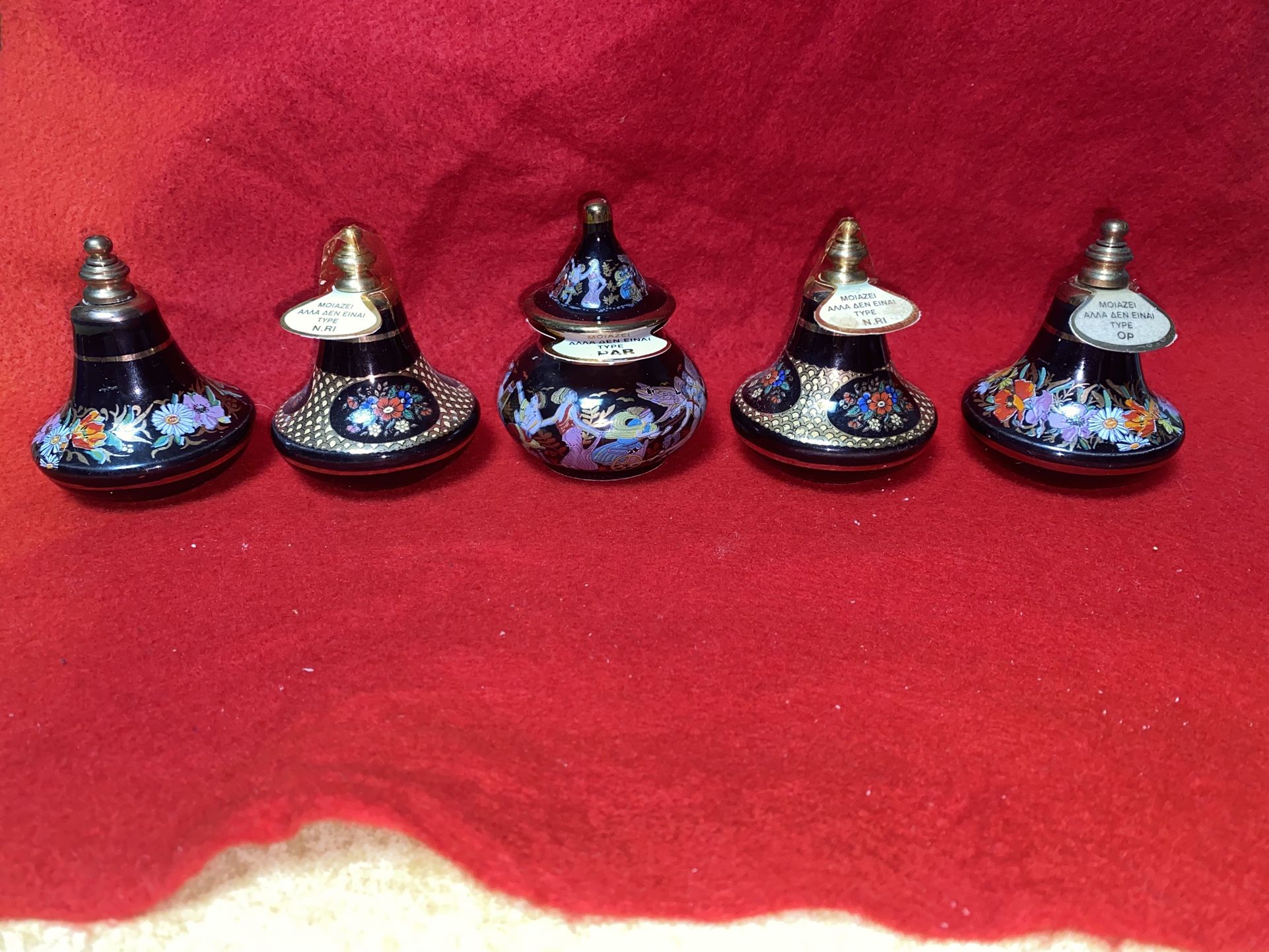 Set of 5 3 Inch 4 Oil/Perfume & 1 Cream 24k Gold Ceramic Vase Collectibles (read description)