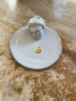14k Yellow Hold Conformation Medal Pendant~