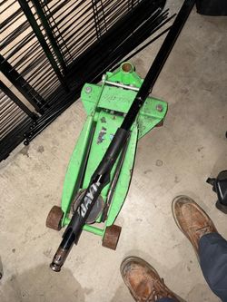 Daytona 3-ton Heavy Duty floor jack