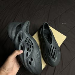 Adidas Yeezy Foam Runner Onyx Size 12