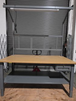 ULINE Deluxe Workstation 6' x 3'
