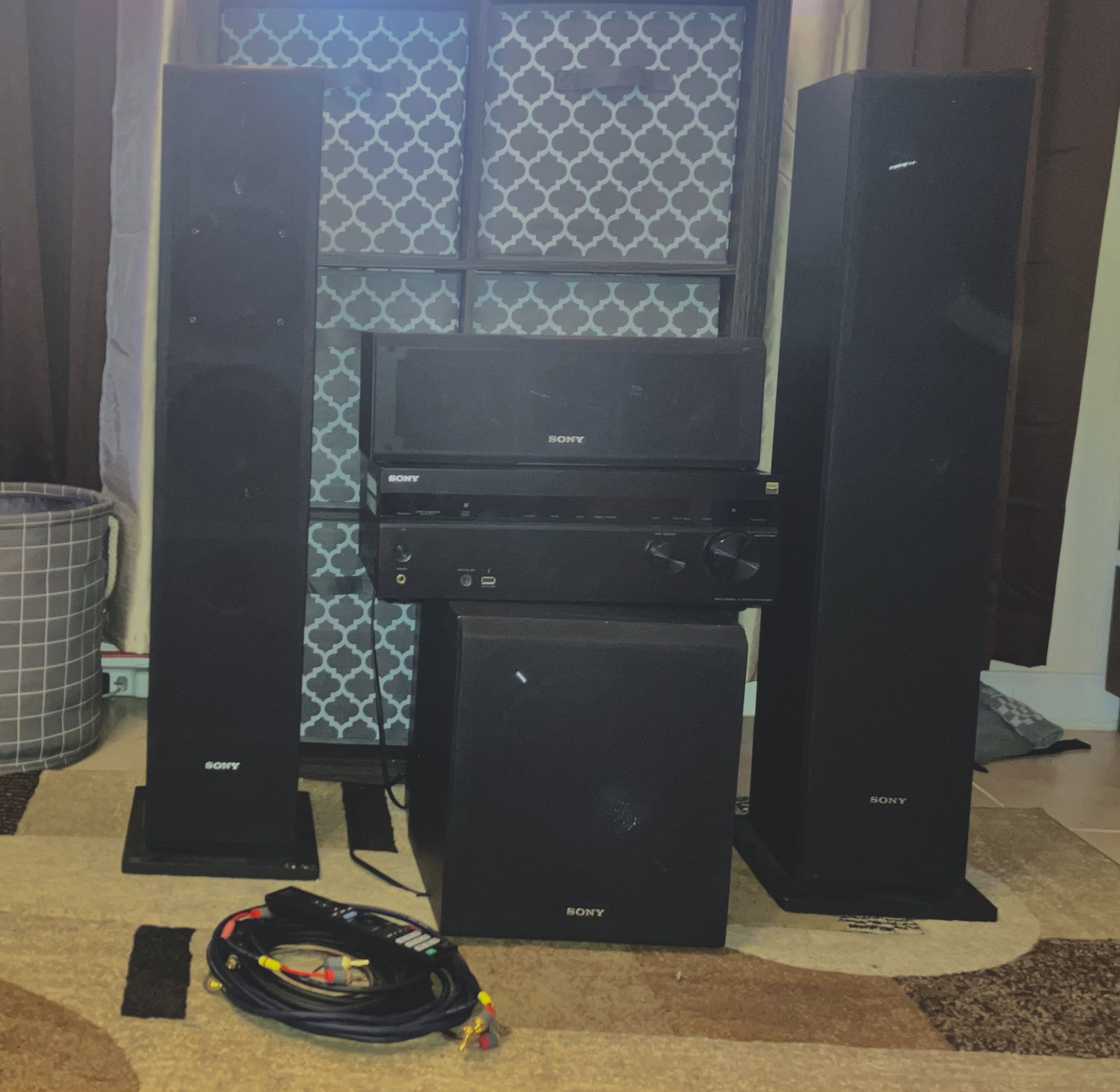 Speakers Home Theater 3.1 w/Receiver