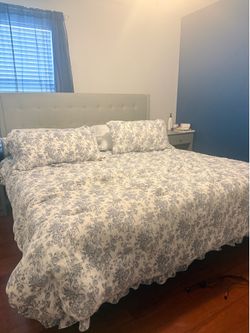 Bedroom set