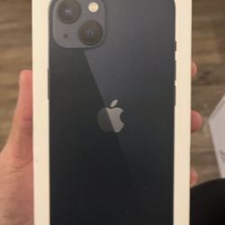 iPhone 13 midnight blue 