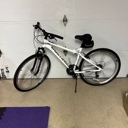 Schwinn Network 3.0 - 700C Comfort Adult Bike (Preowned)