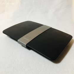 Cisco Linksys EA4500 - N900 Dual Band Smart Wireless Router high speed internet through wall